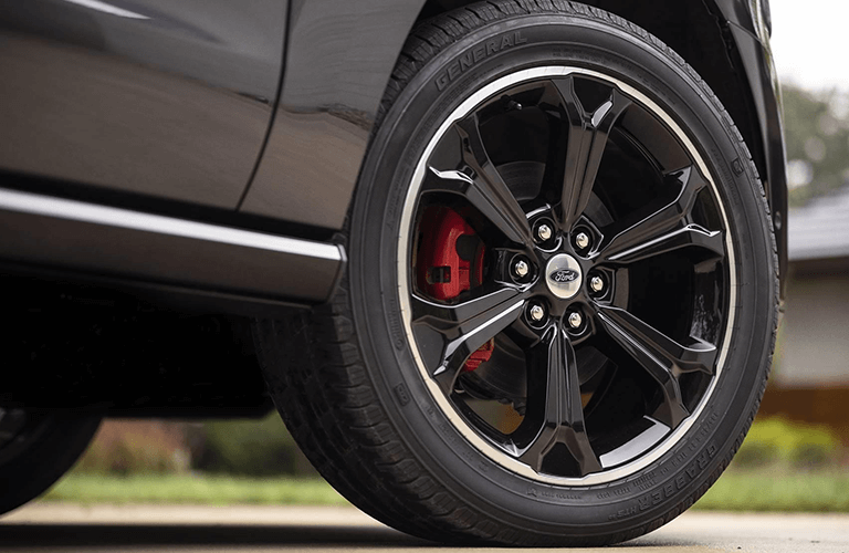 2022 Ford Expedition wheel and tire